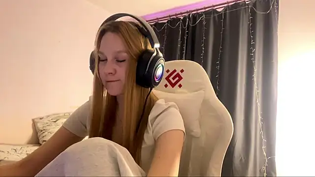 axin burnell online show from 04/12/26, 02:22