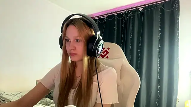 axin burnell online show from 04/18/26, 07:07