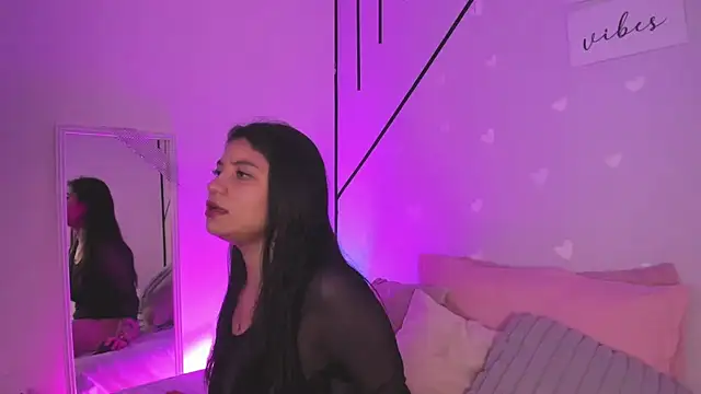 Snapshot of DahliaCielo chatting on 03/04/26, 12:33 DahliaCielo online show from 03/04/26, 12:33