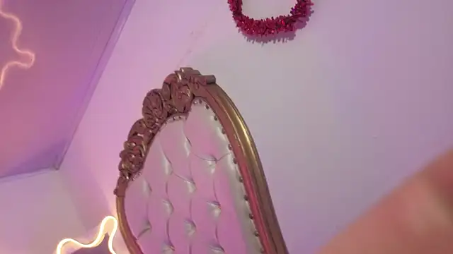 MILAH TAY online show from 02/13/26, 11:39