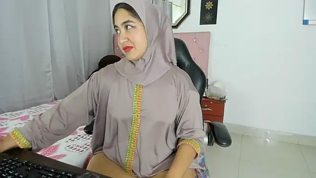 Snapshot of SamiraAwada chatting on 07/21/26, 07:16 SamiraAwada online show from 07/21/26, 07:16