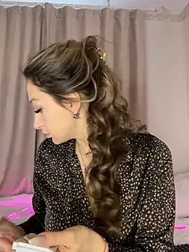 Snapshot of Alyxra chatting on 02/08/26, 09:02 Alyxra online show from 02/08/26, 09:02