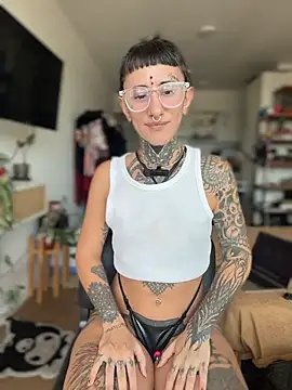 Snapshot of xsadtanas chatting on 02/09/26, 05:17 xsadtanas online show from 02/09/26, 05:17