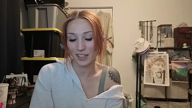 Snapshot of ThornsandHoney chatting on 05/18/26, 05:57 ThornsandHoney online show from 05/18/26, 05:57