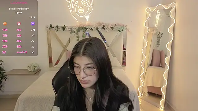 NEFTIS TAY online show from 04/16/26, 07:14