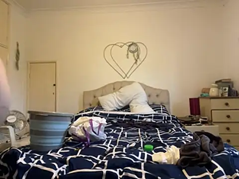 malcolm2334 online show from 07/09/26, 07:40