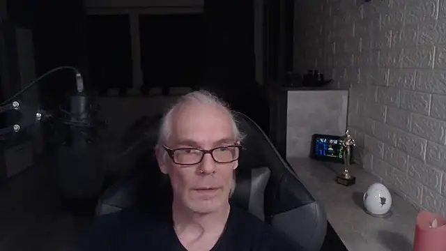 Snapshot of KoelnKoeln chatting on 02/04/26, 06:58 KoelnKoeln online show from 02/04/26, 06:58