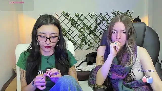 Snapshot of nana__rousse chatting on 02/05/26, 12:48 nana rousse online show from 02/05/26, 12:48