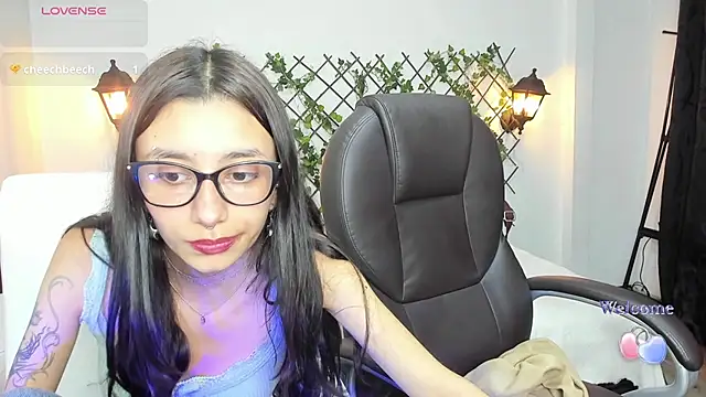 Snapshot of nana__rousse chatting on 02/08/26, 11:52 nana rousse online show from 02/08/26, 11:52