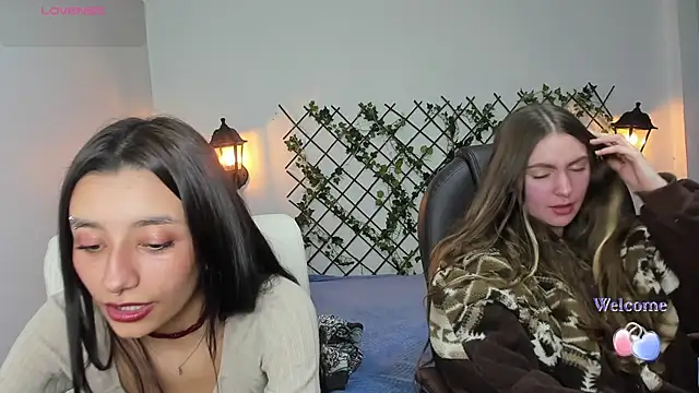 Snapshot of nana__rousse chatting on 02/18/26, 11:22 nana rousse online show from 02/18/26, 11:22