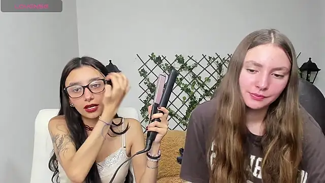 Snapshot of nana__rousse chatting on 02/25/26, 01:37 nana rousse online show from 02/25/26, 01:37