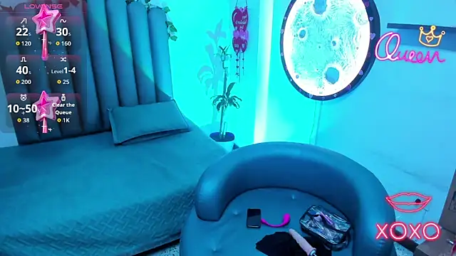 Miaa-Foxx online show from 03/31/26, 07:36