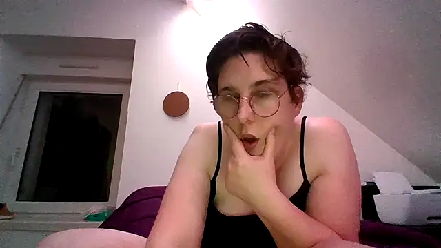 OIseauNoir88 online show from 02/02/26, 08:18