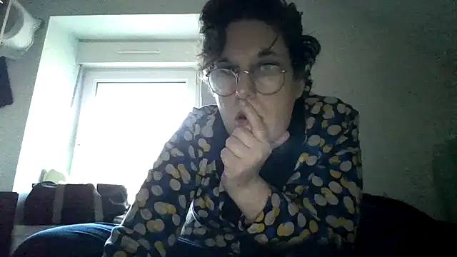 OIseauNoir88 online show from 02/12/26, 04:13