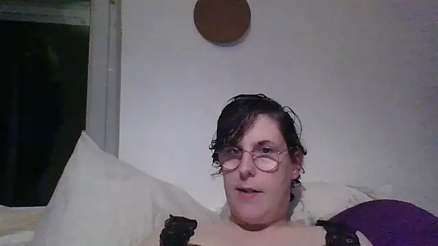 Snapshot of OIseauNoir88 chatting on 04/10/26, 07:51 OIseauNoir88 online show from 04/10/26, 07:51