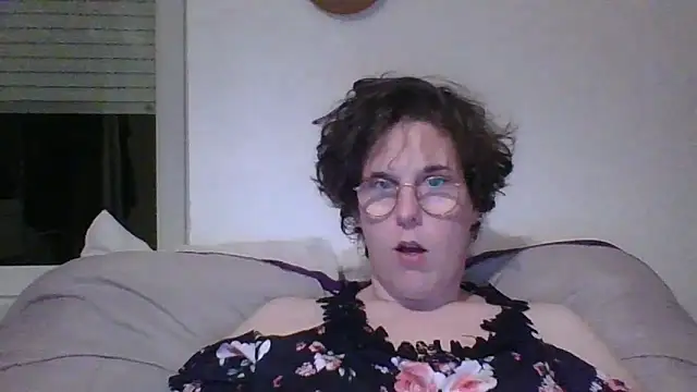 Snapshot of OIseauNoir88 chatting on 04/22/26, 07:59 OIseauNoir88 online show from 04/22/26, 07:59