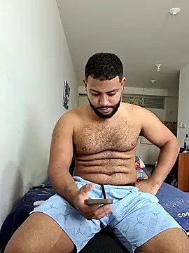 Snapshot of KLEYTON33 chatting on 02/13/26, 01:29 KLEYTON33 online show from 02/13/26, 01:29