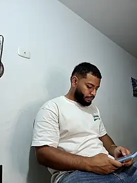 Snapshot of KLEYTON33 chatting on 03/03/26, 03:01 KLEYTON33 online show from 03/03/26, 03:01