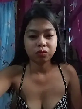 Snapshot of Heavens_night04 chatting on 02/06/26, 10:35 Heavens night04 online show from 02/06/26, 10:35