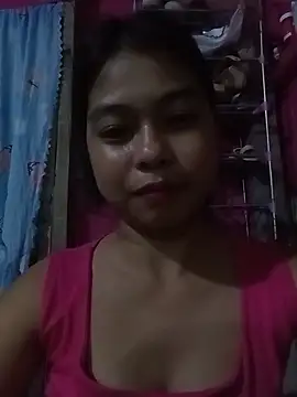 Snapshot of Heavens_night04 chatting on 02/17/26, 02:35 Heavens night04 online show from 02/17/26, 02:35