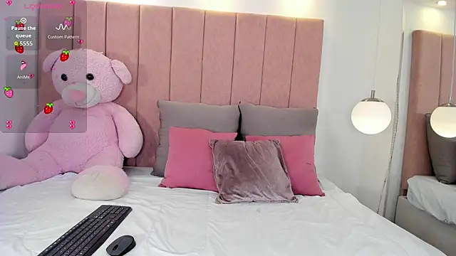 Snapshot of megan_sofiaa_ chatting on 02/24/26, 01:20 megan sofiaa online show from 02/24/26, 01:20