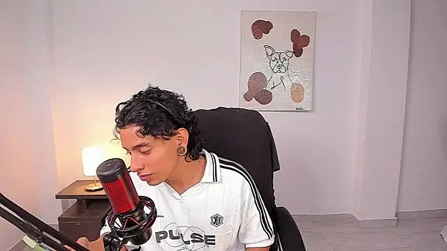 Snapshot of paisa_hotx chatting on 02/08/26, 10:57 paisa hotx online show from 02/08/26, 10:57