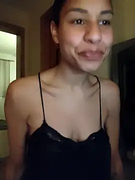 Snapshot of YaraEstelle chatting on 03/03/26, 08:04 YaraEstelle online show from 03/03/26, 08:04