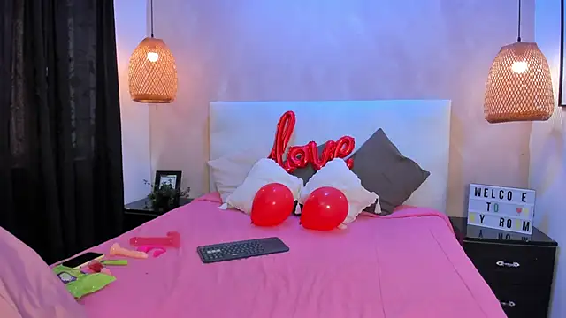 Snapshot of Hilaryportman chatting on 02/11/26, 07:41 Hilaryportman online show from 02/11/26, 07:41