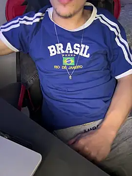 Snapshot of hungtwinkBR chatting on 02/15/26, 09:00 hungtwinkBR online show from 02/15/26, 09:00