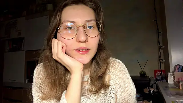 Snapshot of Miaaa_Moon chatting on 03/03/26, 04:24 Miaaa Moon online show from 03/03/26, 04:24