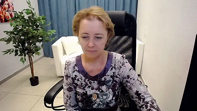 Snapshot of MONA_W chatting on 06/03/26, 11:02 MONA W online show from 06/03/26, 11:02