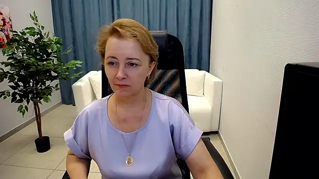 Snapshot of MONA_W chatting on 06/04/26, 11:05 MONA W online show from 06/04/26, 11:05