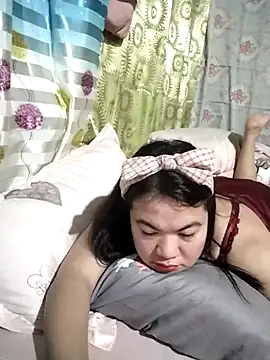 Snapshot of Zyramae_25 chatting on 02/13/26, 07:32 Zyramae 25 online show from 02/13/26, 07:32