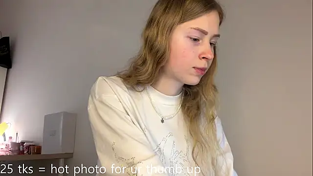 Snapshot of Flexiblegirl chatting on 03/03/26, 04:35 Flexiblegirl online show from 03/03/26, 04:35