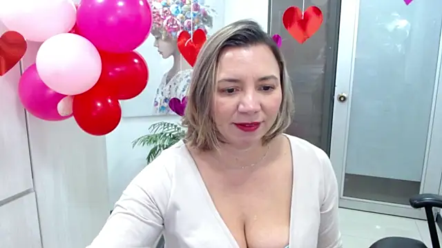 Snapshot of milfsecret69 chatting on 02/16/26, 11:50 milfsecret69 online show from 02/16/26, 11:50