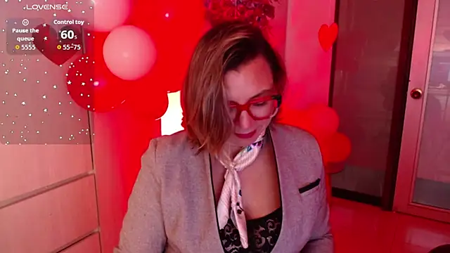 Snapshot of milfsecret69 chatting on 02/17/26, 11:50 milfsecret69 online show from 02/17/26, 11:50