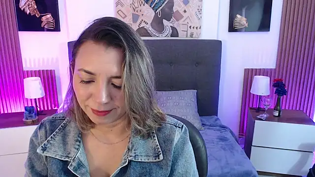 Snapshot of milfsecret69 chatting on 05/14/26, 11:06 milfsecret69 online show from 05/14/26, 11:06