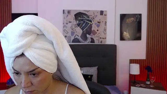 Snapshot of milfsecret69 chatting on 05/16/26, 10:47 milfsecret69 online show from 05/16/26, 10:47