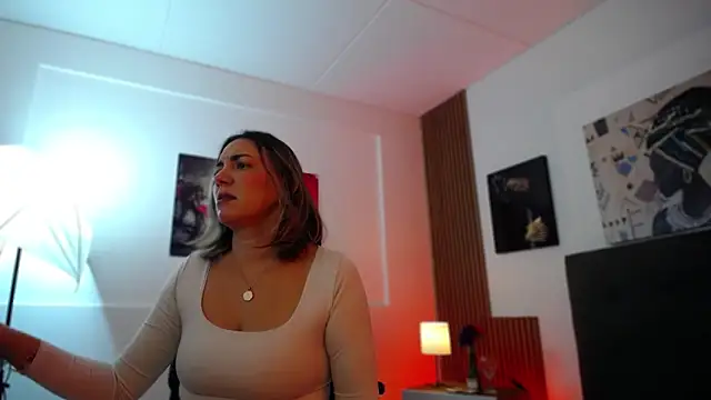 Snapshot of milfsecret69 chatting on 05/28/26, 10:45 milfsecret69 online show from 05/28/26, 10:45