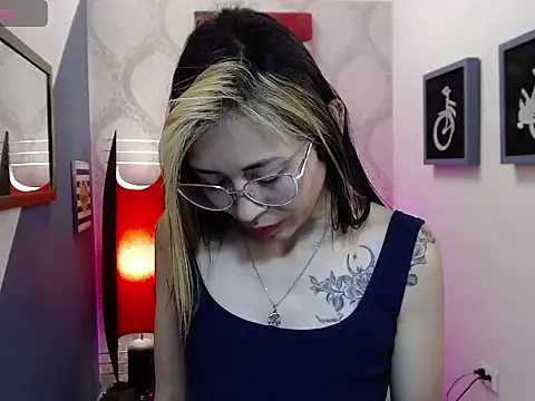 Liaaa Seraaph online show from 02/07/26, 01:59