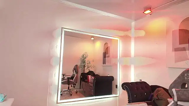 Snapshot of Madame_scarlett chatting on 03/04/26, 11:38 Madame scarlett online show from 03/04/26, 11:38