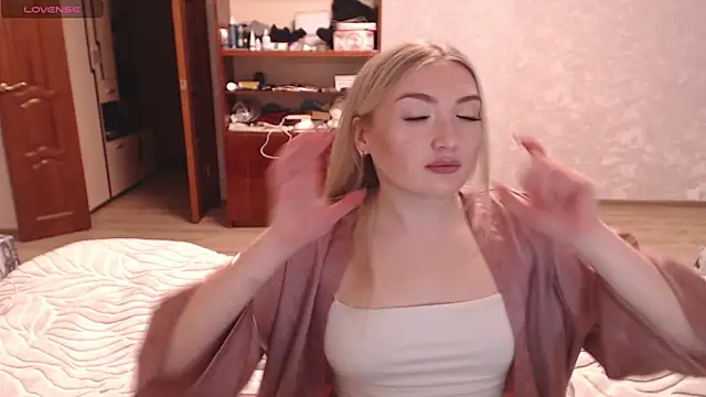 MiraRoy online show from 02/08/26, 03:15