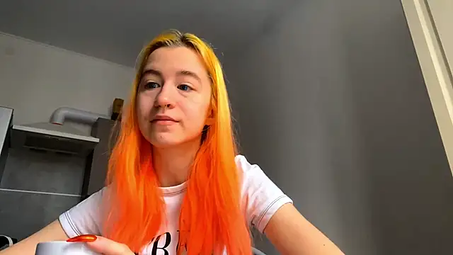 Snapshot of EmilyHein chatting on 02/05/26, 07:02 EmilyHein online show from 02/05/26, 07:02