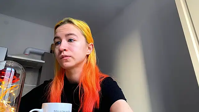 Snapshot of EmilyHein chatting on 02/06/26, 07:02 EmilyHein online show from 02/06/26, 07:02