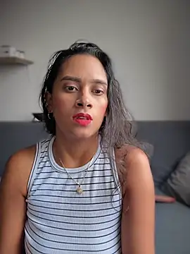 Snapshot of LunaHeat chatting on 02/07/26, 09:07 LunaHeat online show from 02/07/26, 09:07