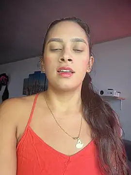 Snapshot of LunaHeat chatting on 02/14/26, 09:11 LunaHeat online show from 02/14/26, 09:11