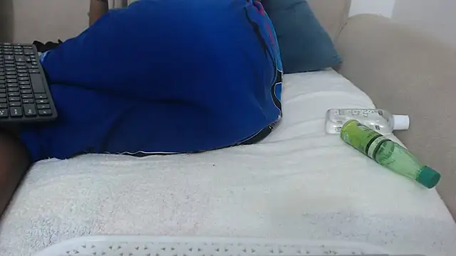 Florah23 online show from 04/03/26, 10:19