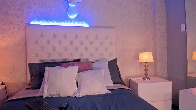 LilyHartt online show from 04/12/26, 03:17