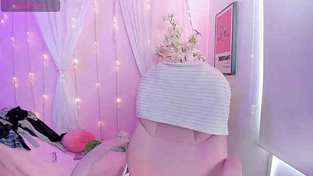 Snapshot of Bella_Miller1_ chatting on 03/03/26, 03:40 Bella Miller1 online show from 03/03/26, 03:40