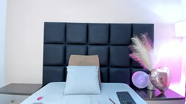 KeniaCarterr online show from 02/18/26, 01:45